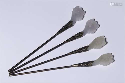 A GROUP OF CHINESE SILVER INLAID WHITE JADE HAIRPINS