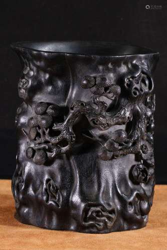 A CHINESE ZITAN BRUSH POT ORNAMENTS