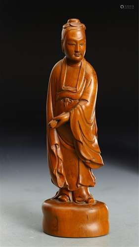 A CHINESE BOXWOOD FIGURE STATUE