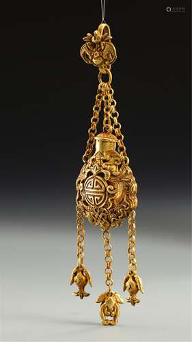 A CHINESE GILT BRONZE HANGED ITEM