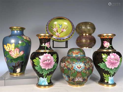 A GROUP OF CLOISONNE VASES, BRUSH WASHER AND BOXES