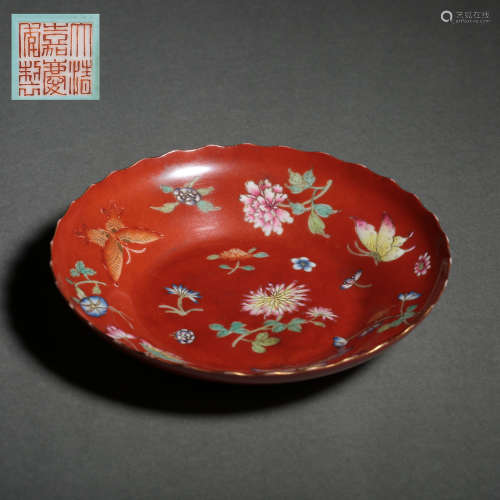 CHINESE QING DYNASTY RED GLAZED BUTTERFLY PATTERN PLATE