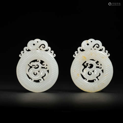 QING DYNASTY, A PAIR OF CHINESE HETIAN JADE PLATES
