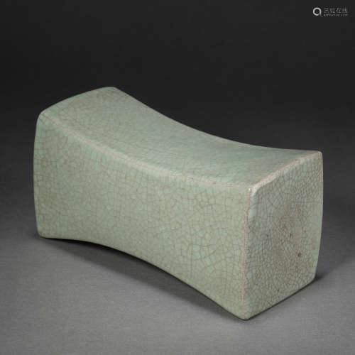 ANCIENT CHINESE CELADON PILLOW