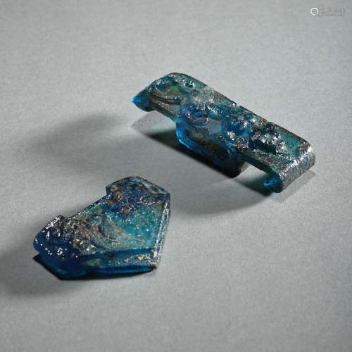 A GROUP OF ANCIENT CHINESE GLASS BEADS