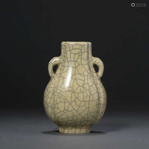 SONG DYNASTY, CHINESE CELADON VASE