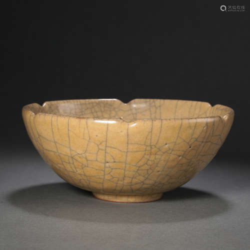 CHINESE SONG DYNASTY CELADON BOWL
