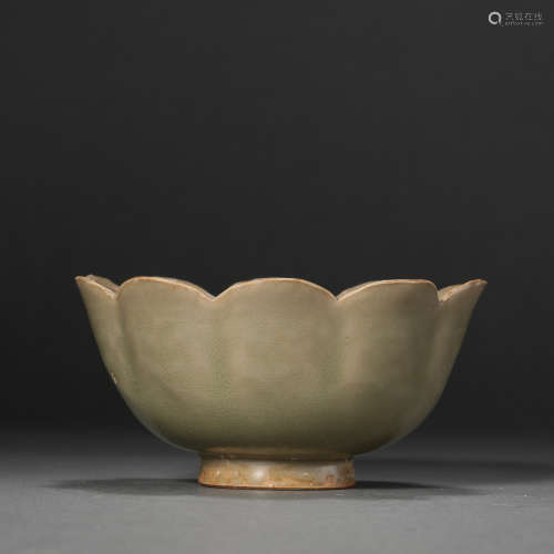 YAOZHOU WARE BOWL WITH FLOWER SHAPED MOUTH, SONG DYNASTY, CH...