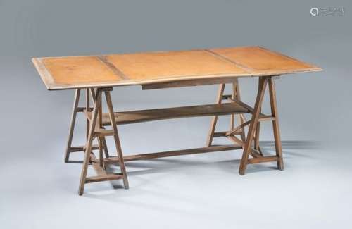 TABLE D'ARCHITECTE rectangulaire en bois naturel mouluré, pl...