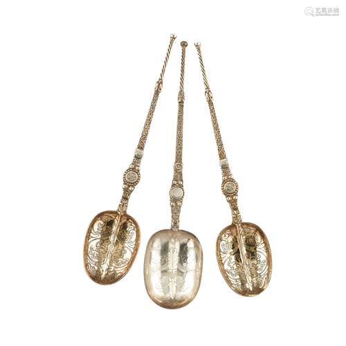 A PAIR OF SILVER GILT REPRODUCTION ANOINTING SPOO…