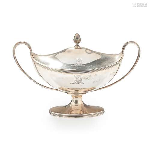 A GEORGE III TWIN HANDLED SAUCE TUREEN AND COVER JOHN