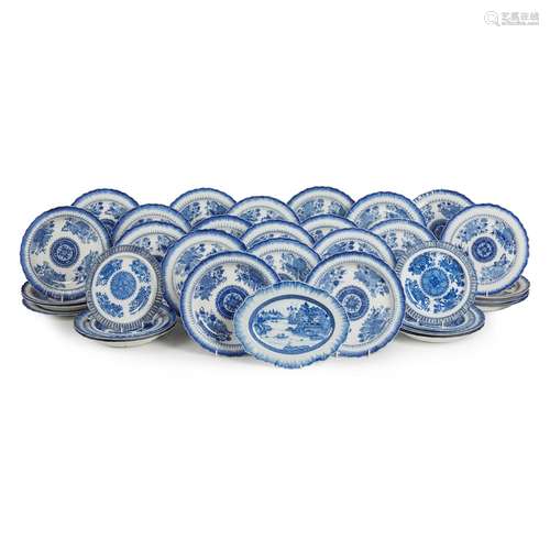 A CHINESE EXPORT PORCELAIN BLUE FITZHUGH PATTER…