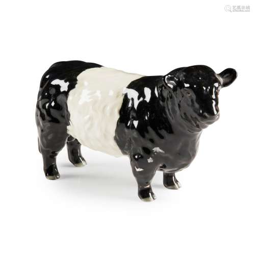 A BESWICK BELTED GALLOWAY BULL 1746B 20TH CENT…
