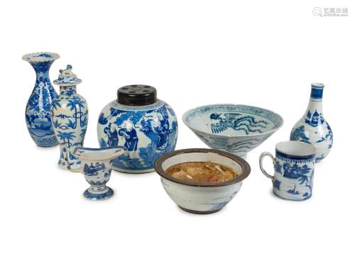 Nine Chinese Export Blue and White Porcelain Articles