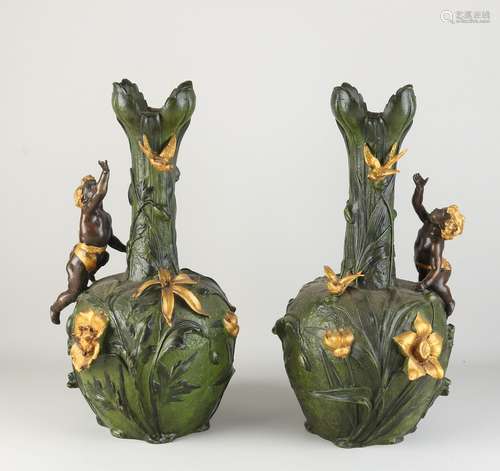 Deux vases anciens en bronze peints à froid. Jugendstil. Cir...