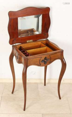 Table à couture française du 19ème siècle en acajou avec pla...