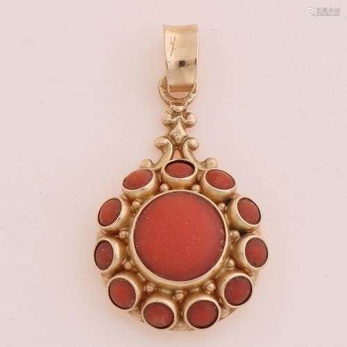 Pendentif en or jaune, 585/000, avec corail rouge. Pendentif...