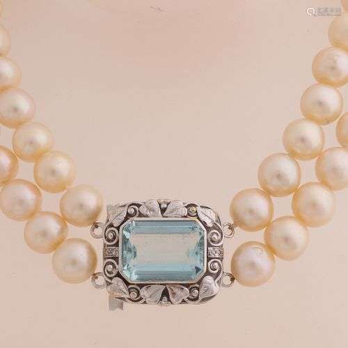 Collier de perles capitales avec fermoir en or blanc, 585/00...