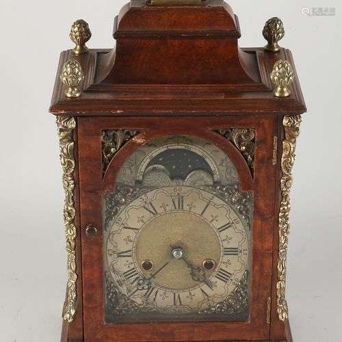 Horloge de table ancienne en ronce de noyer Gustav Becker av...