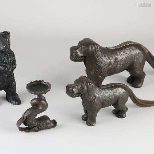 Quatre fois vieux/ancien Diecast. 1x ours, tirelire. 1x pinc...