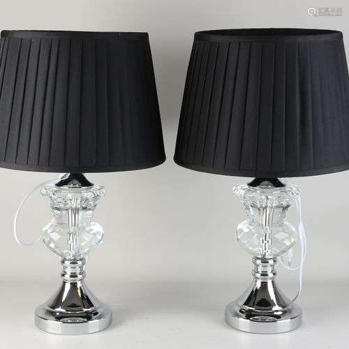 Deux grandes lampes de table en verre de cristal avec abat-j...