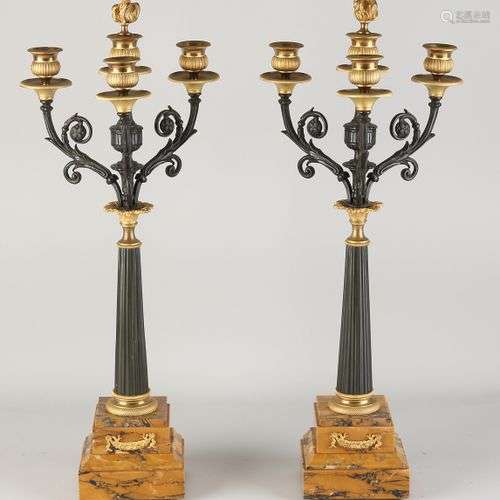 Deux anciens chandeliers français en bronze doré Napoléon II...