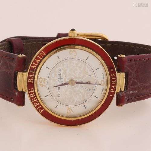 Montre vintage Pierre Balmain pour femme avec un boîtier de ...