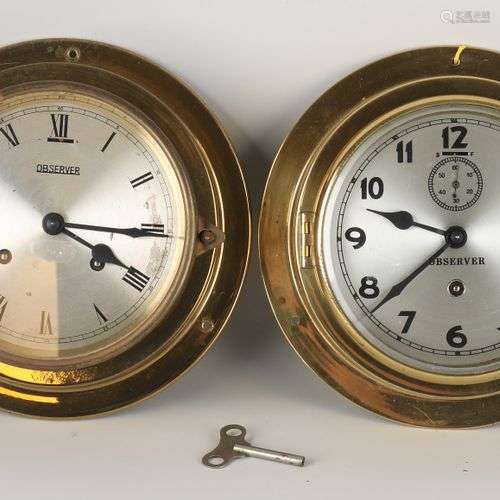 Deux horloges mécaniques de bateau Observer en laiton. 1x mo...