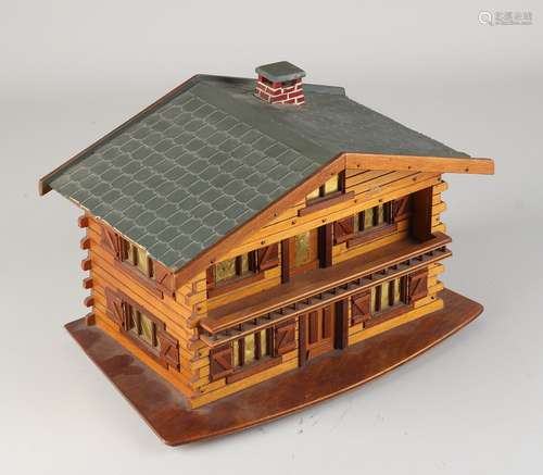 Chalet suisse en bois avec humidor + boîte à musique Reuge. ...