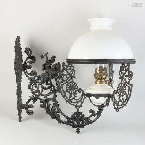 Grande lampe murale hollandaise ancienne en verre opalin de ...