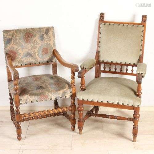 Deux fauteuils anciens en chêne. Circa 1880. Néo-Renaissance...