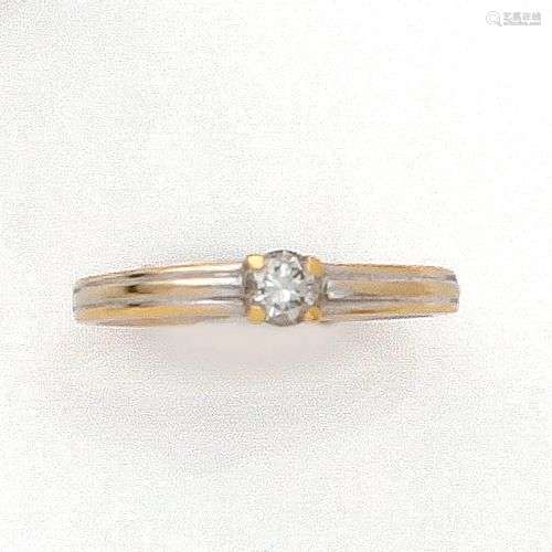 Solitaire en or gris 18K (750/1000) serti d’un diamant taill...