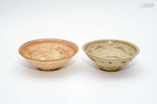 A Group of Two White Glazed Bowls Jin Dynasty