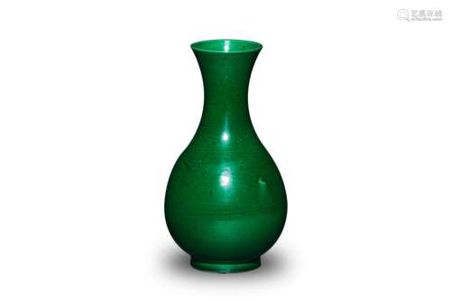 A Green Glazed Guanyin Vase