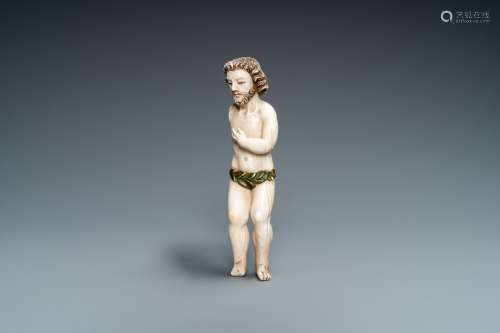 Une statue d'Adam en ivoire sculpté rehaussé de polychromie,...