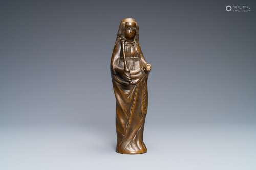 Un ornement de lustre en bronze en forme d'une Vierge, Fland...