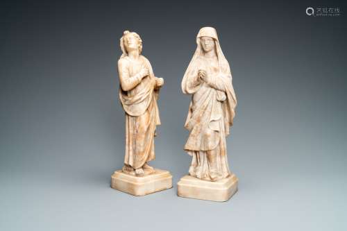 Deux statues en albâtre d'une Vierge et d'un Saint Jean de C...