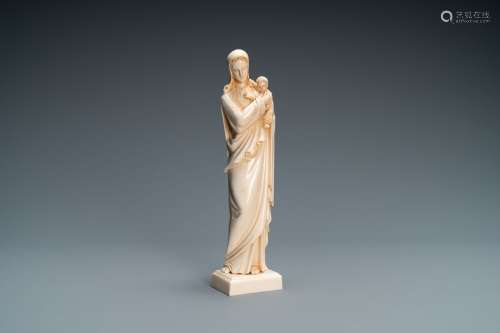 Une statue d'une Vierge à l’Enfant en ivoire sculpté, Dieppe...