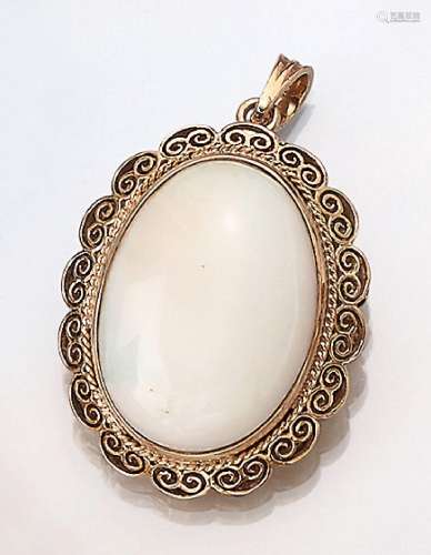 8 kt gold pendant/brooch with opal