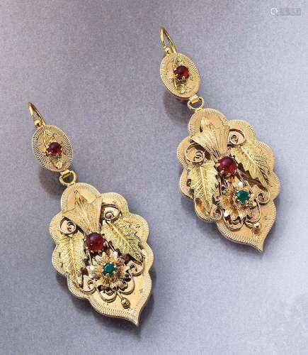 Pair of 21.6 kt gold earrings with rubies and emeralds