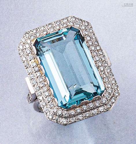 18 kt gold ring with aquamarine and diamonds