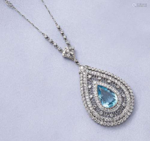 Splendid platinum necklace with diamonds and aquamarine