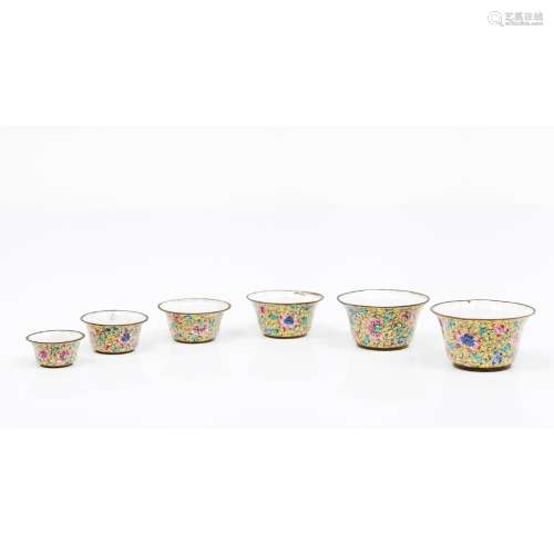 A group of six bowls