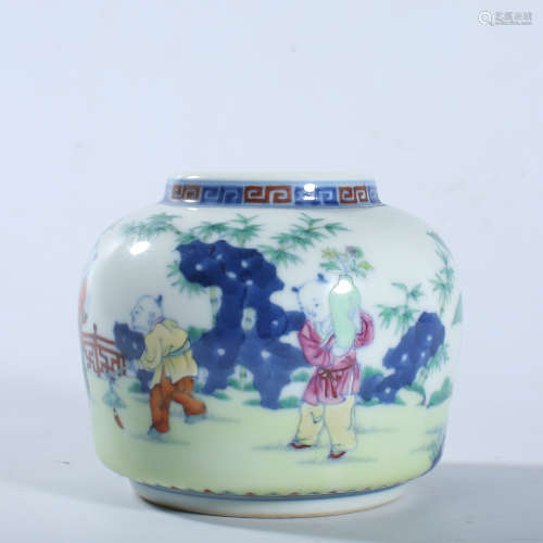 Qing Dynasty Qianlong doucai jar