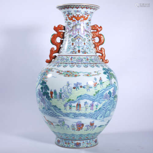 Qing Dynasty Qianlong doucai double ear bottle