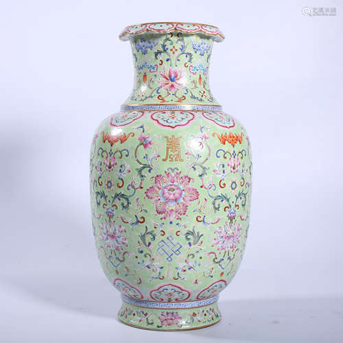 Qing Dynasty Qianlong pastel bottle