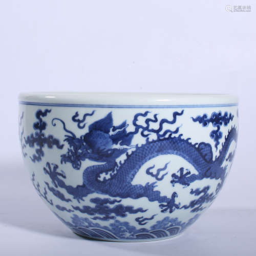 Qing Dynasty Qianlong blue and white VAT