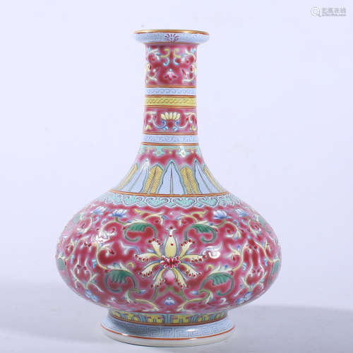 Qing Dynasty Yongzheng pastel bottle