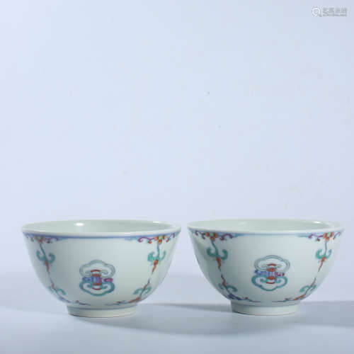 A pair of Yongzheng doucai small cups in the Qing Dynasty