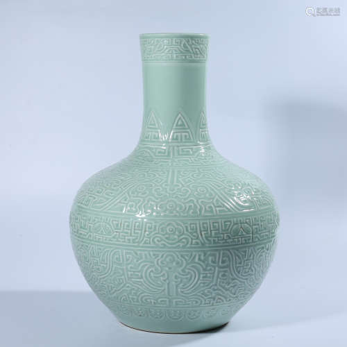 Qing Dynasty Yongzheng blue glazed celestial vase